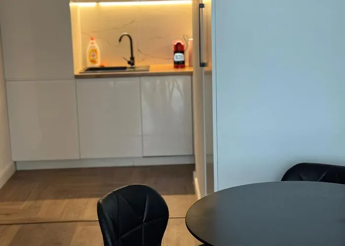 Free Parking Kwiatkowskiego View Riverside Fv * Rzeszów